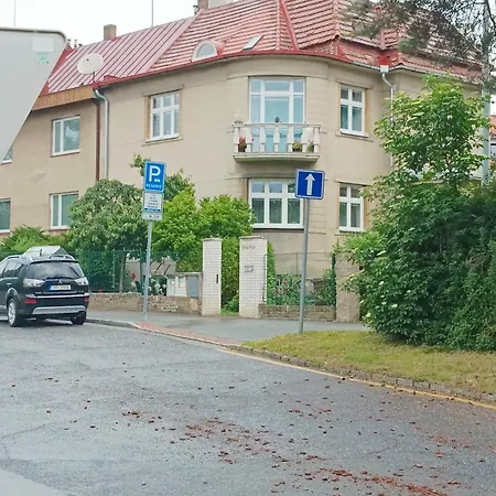 Sweet Kobylisy Apartment